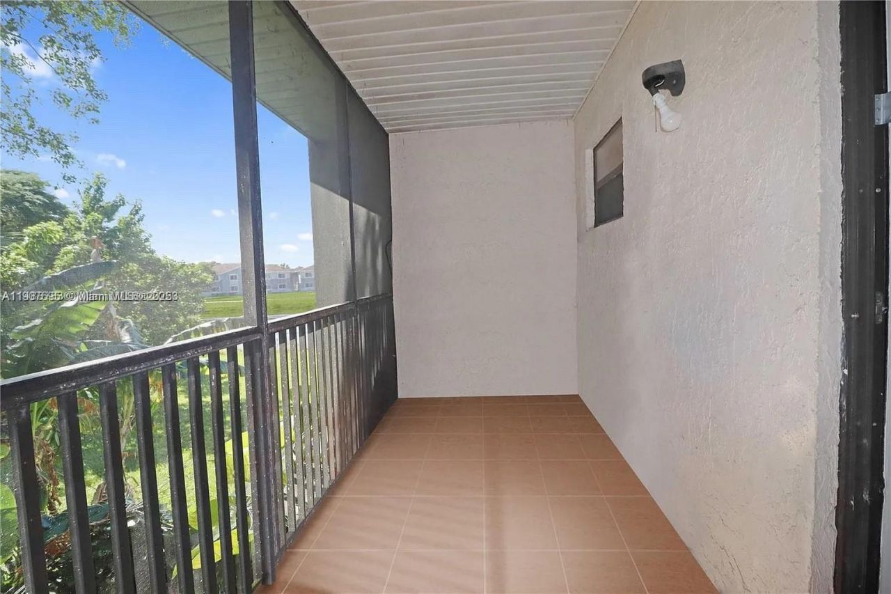 10370 SW 220th St, Unit 218, Cutler Bay, FL 33190 Photo