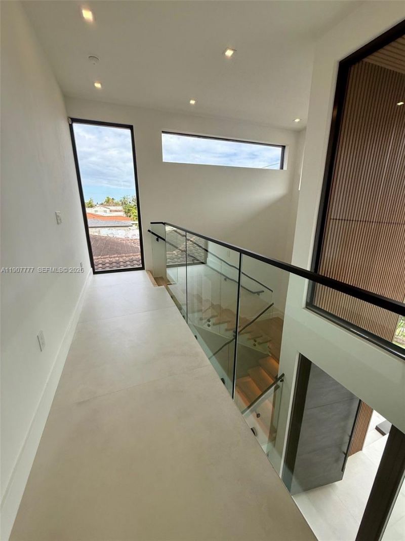 9024 Abbott Ave, Surfside, FL 33154 Photo