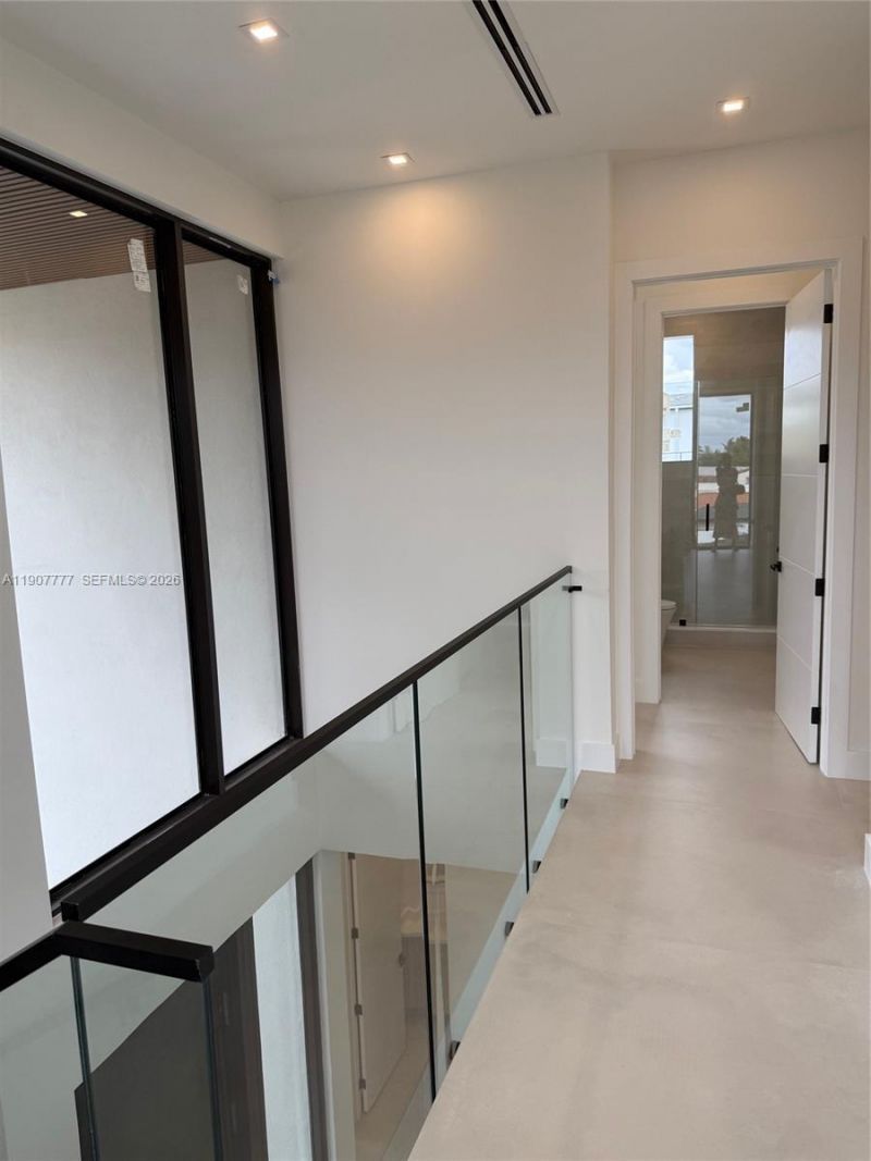 9024 Abbott Ave, Surfside, FL 33154 Photo