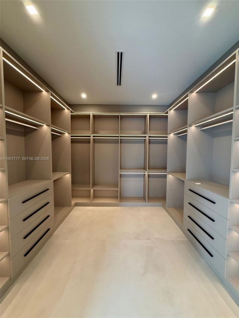 9024 Abbott Ave, Surfside, FL 33154 Photo