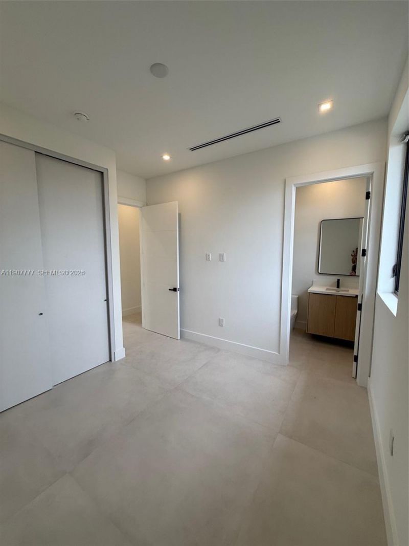 9024 Abbott Ave, Surfside, FL 33154 Photo