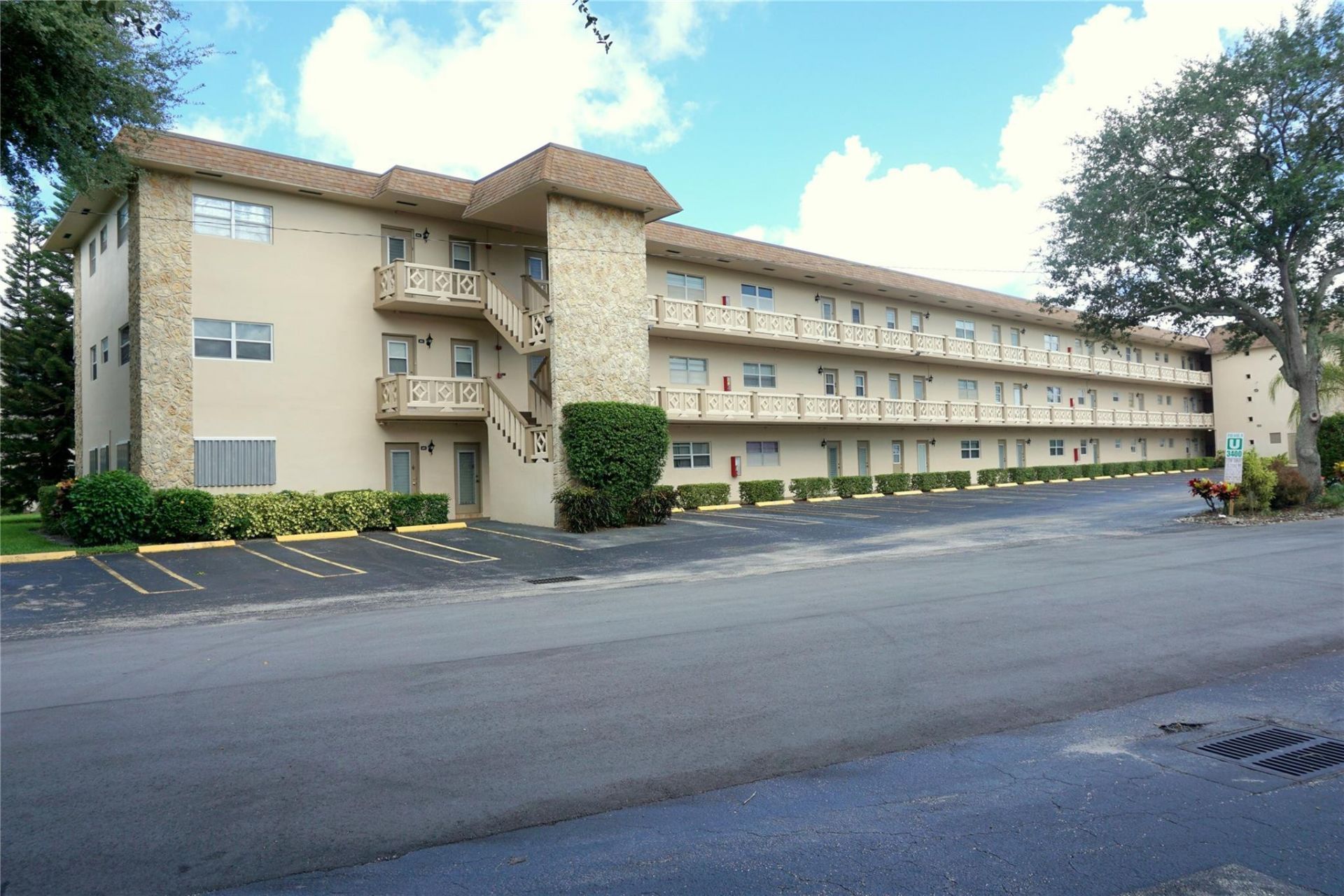 3400 NW 48th Avenue, Unit 502, Lauderdale Lakes, FL 33319 Photo