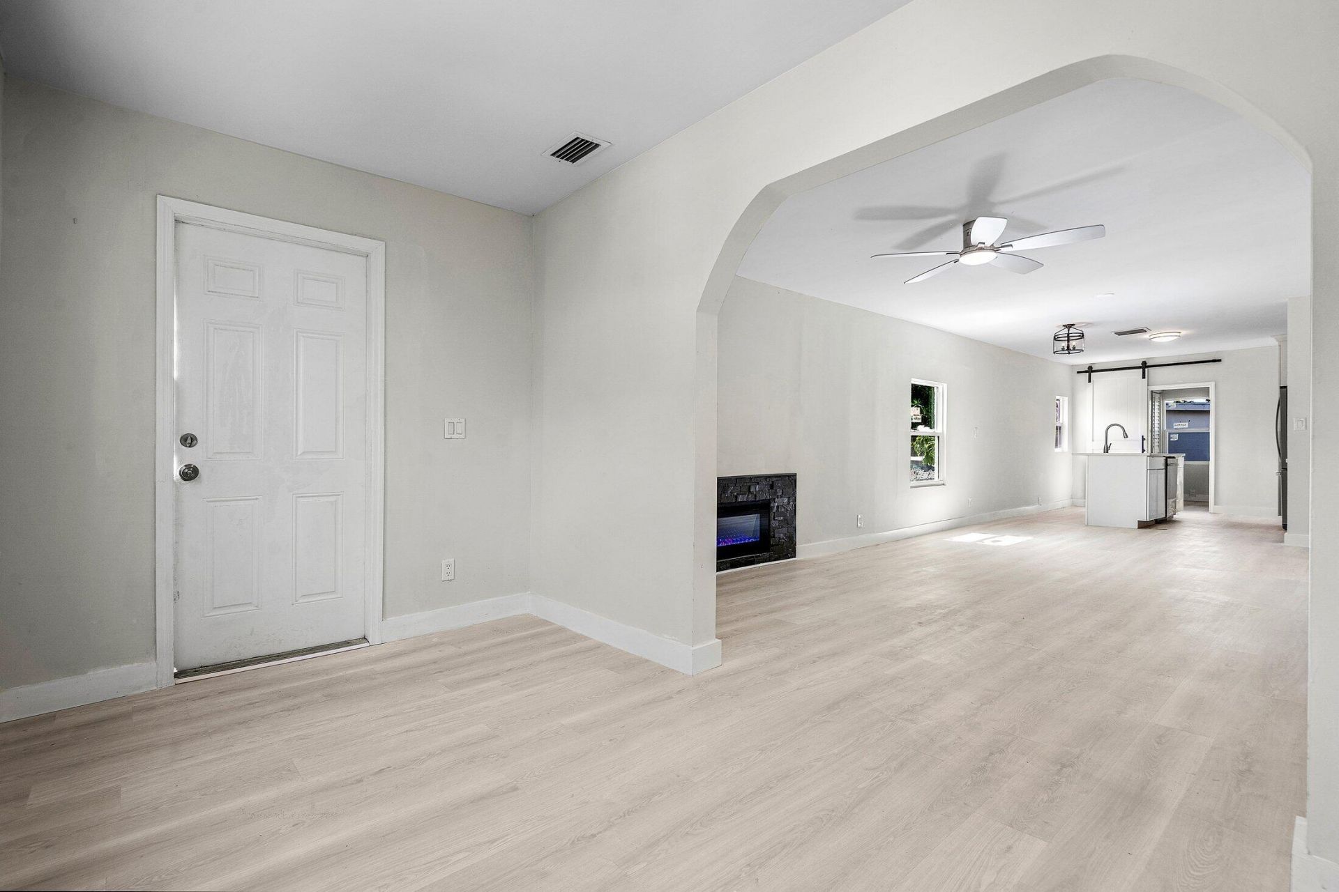 719 Briggs Street, West Palm Beach, FL 33405 Photo