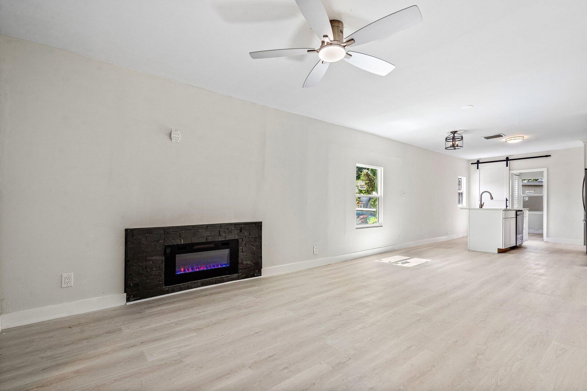 719 Briggs Street, West Palm Beach, FL 33405 Photo