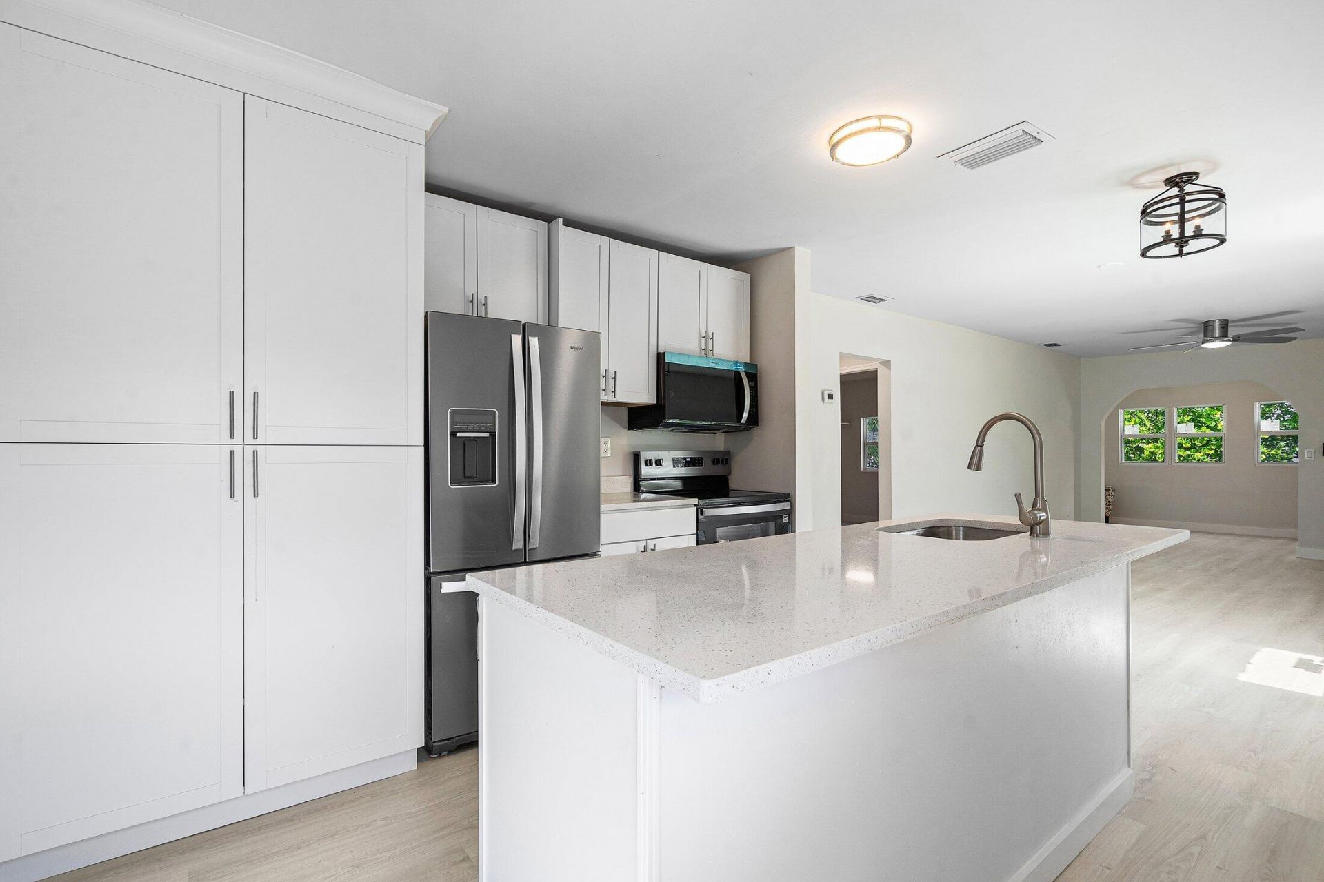 719 Briggs Street, West Palm Beach, FL 33405 Photo