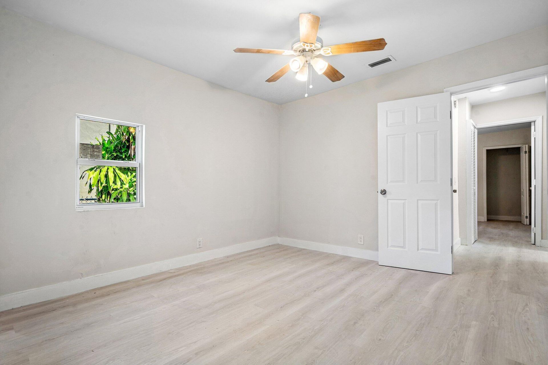 719 Briggs Street, West Palm Beach, FL 33405 Photo