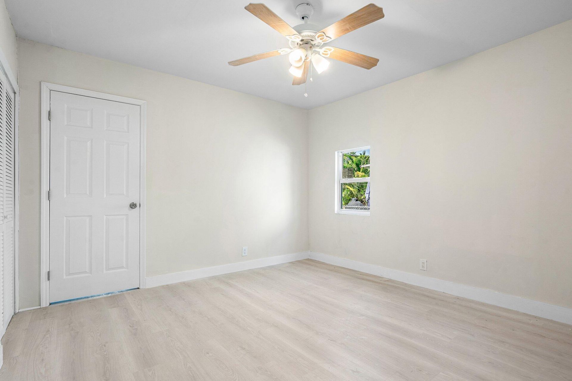 719 Briggs Street, West Palm Beach, FL 33405 Photo