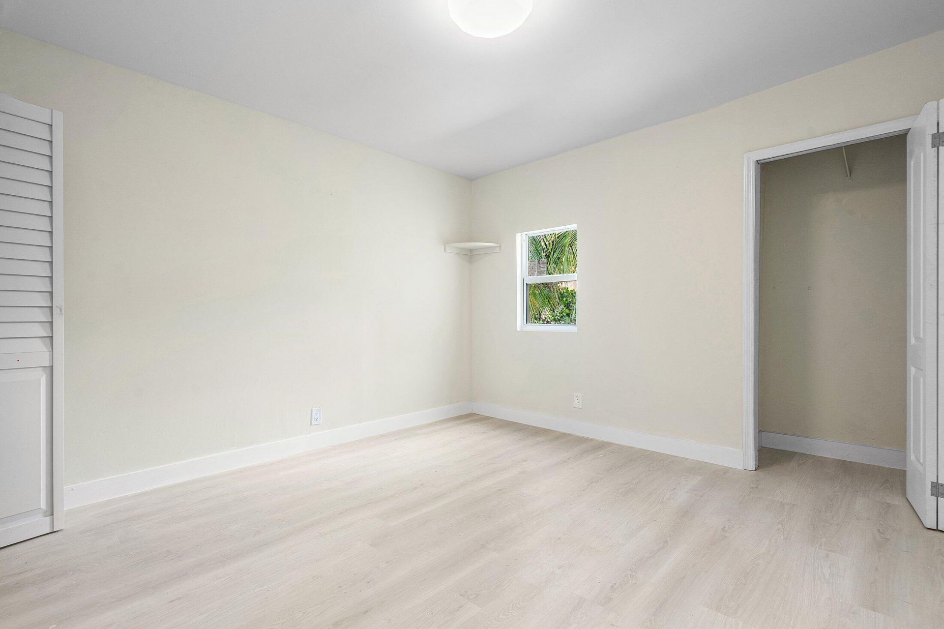 719 Briggs Street, West Palm Beach, FL 33405 Photo