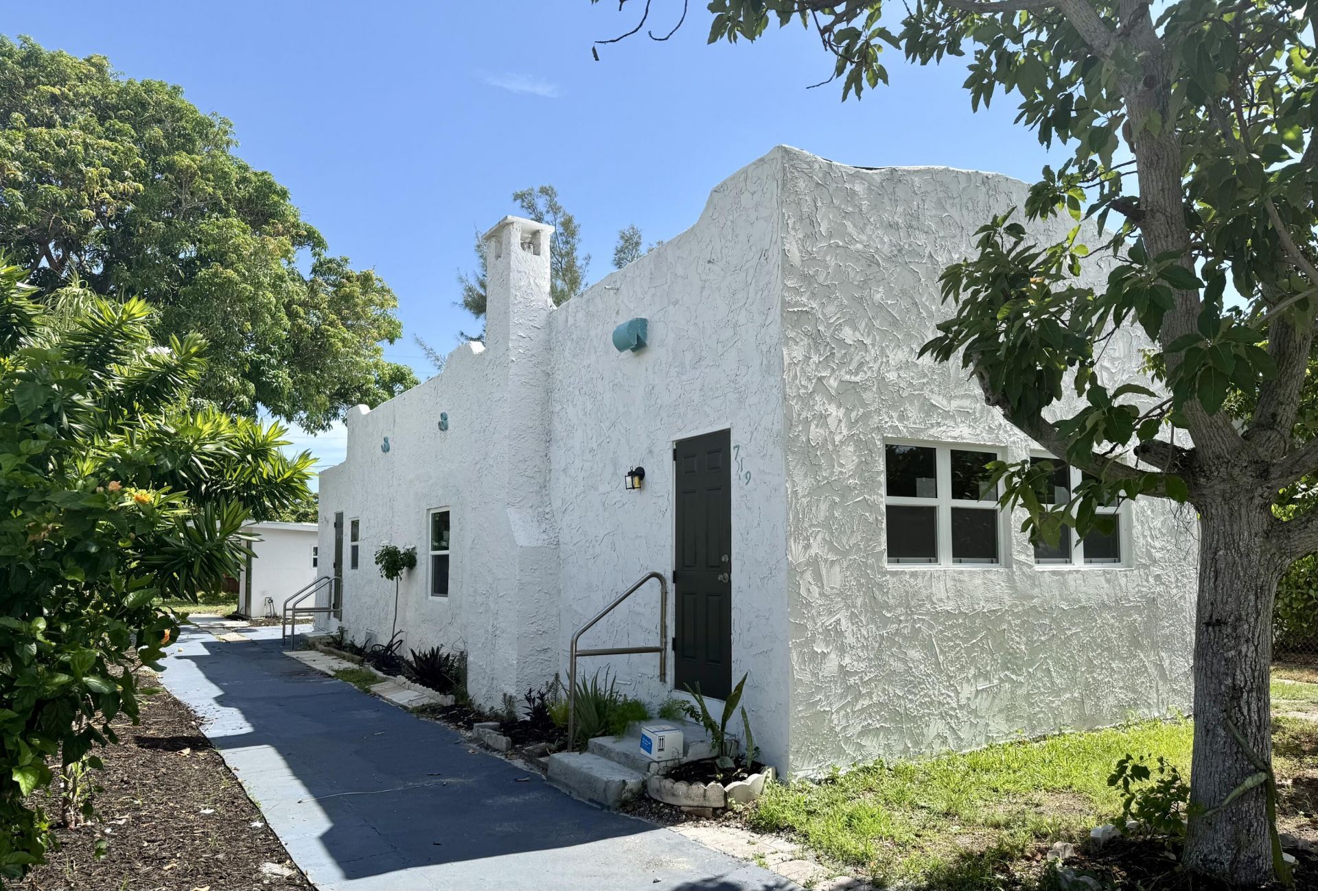 719 Briggs Street, West Palm Beach, FL 33405 Photo