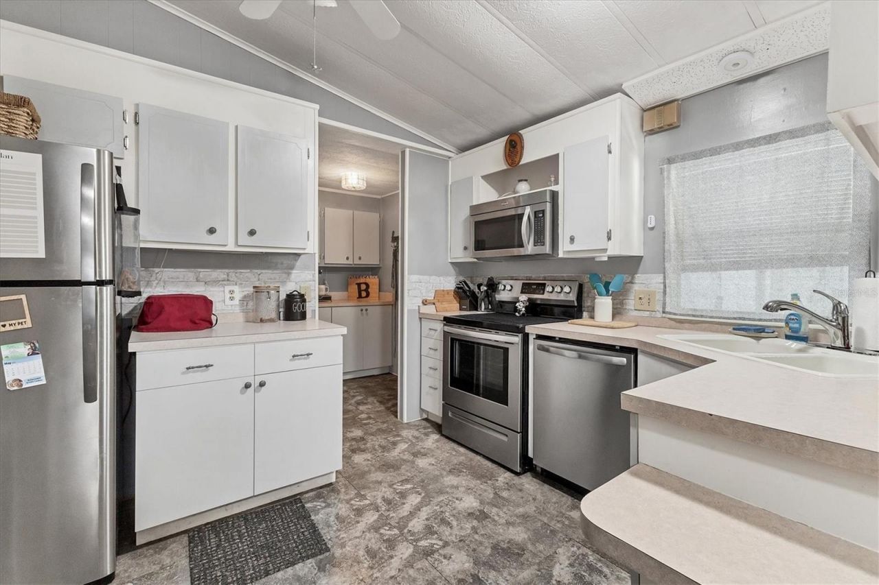 6710 36th Avenue E, Unit 322, Palmetto, FL 34221 Photo