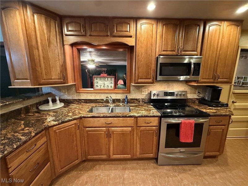 15706 Maple Drive, East Liverpool, OH 43920 Photo 15