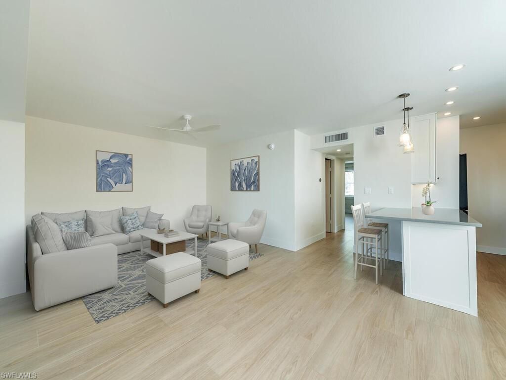 333 Harbour Dr, Unit 108, Naples, FL 34103 Photo