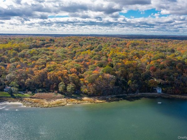 30 Cordwood Path, Head Of The Harbor, NY 11780