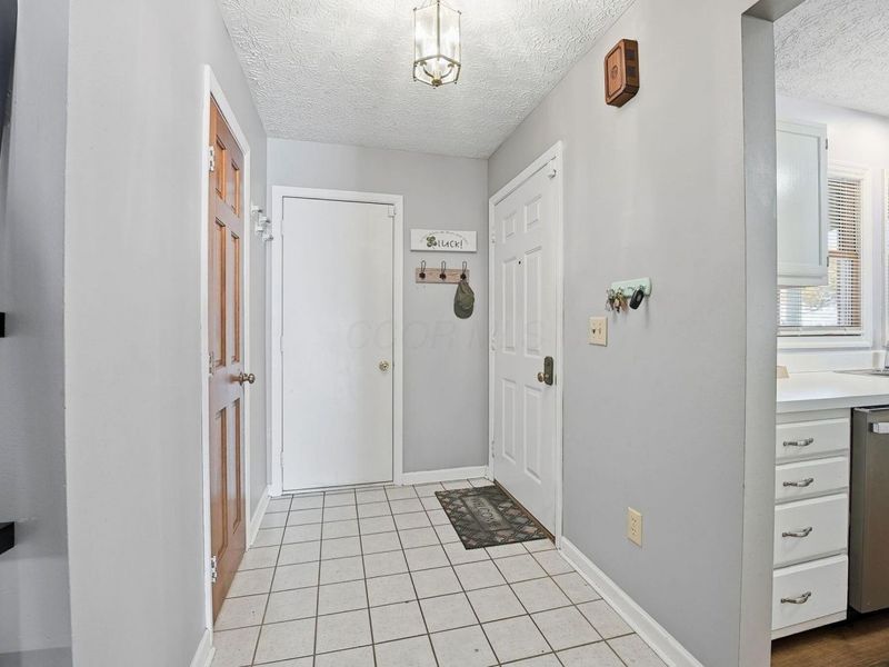 3873 Oakbridge Lane, Dublin, OH 43016 Photo 5