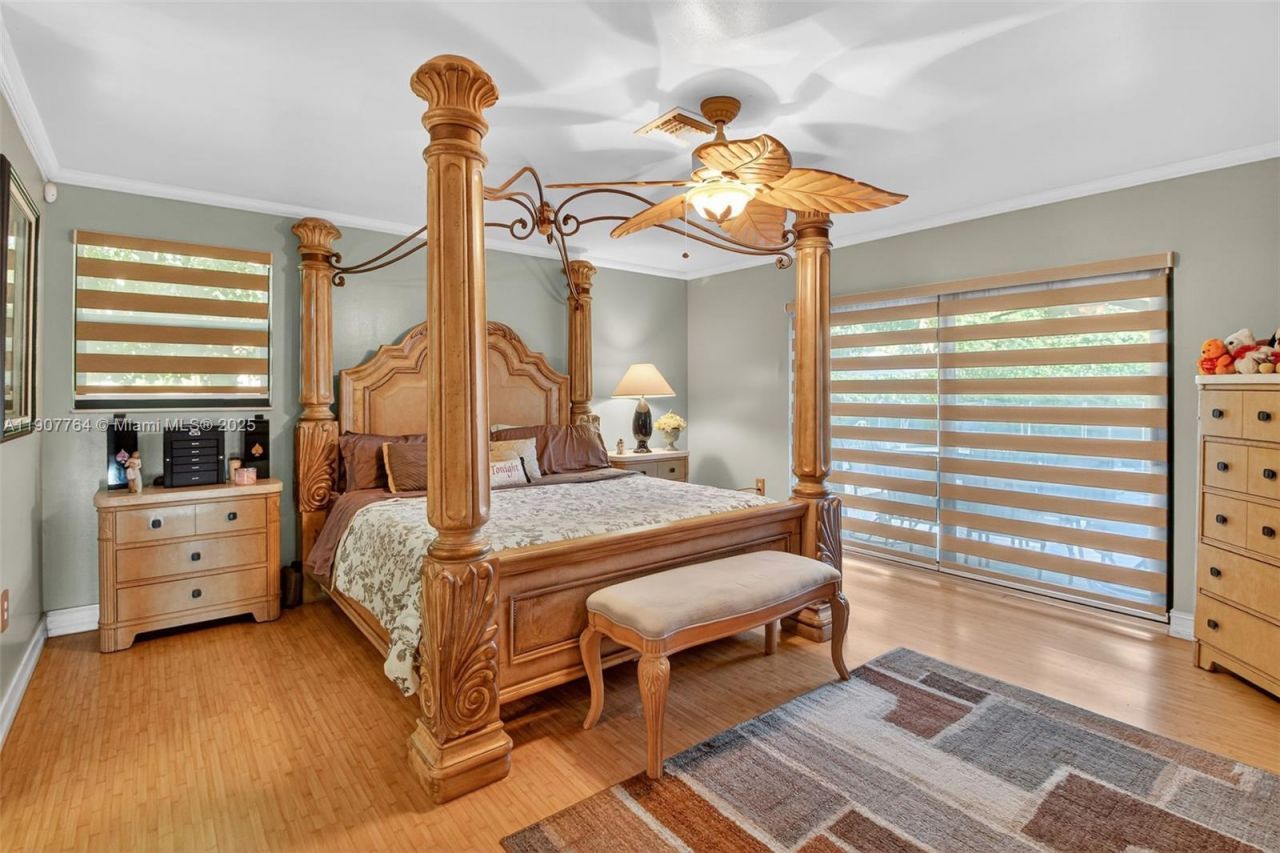 15010 Dunbarton Pl, Miami Lakes, FL 33016 Photo