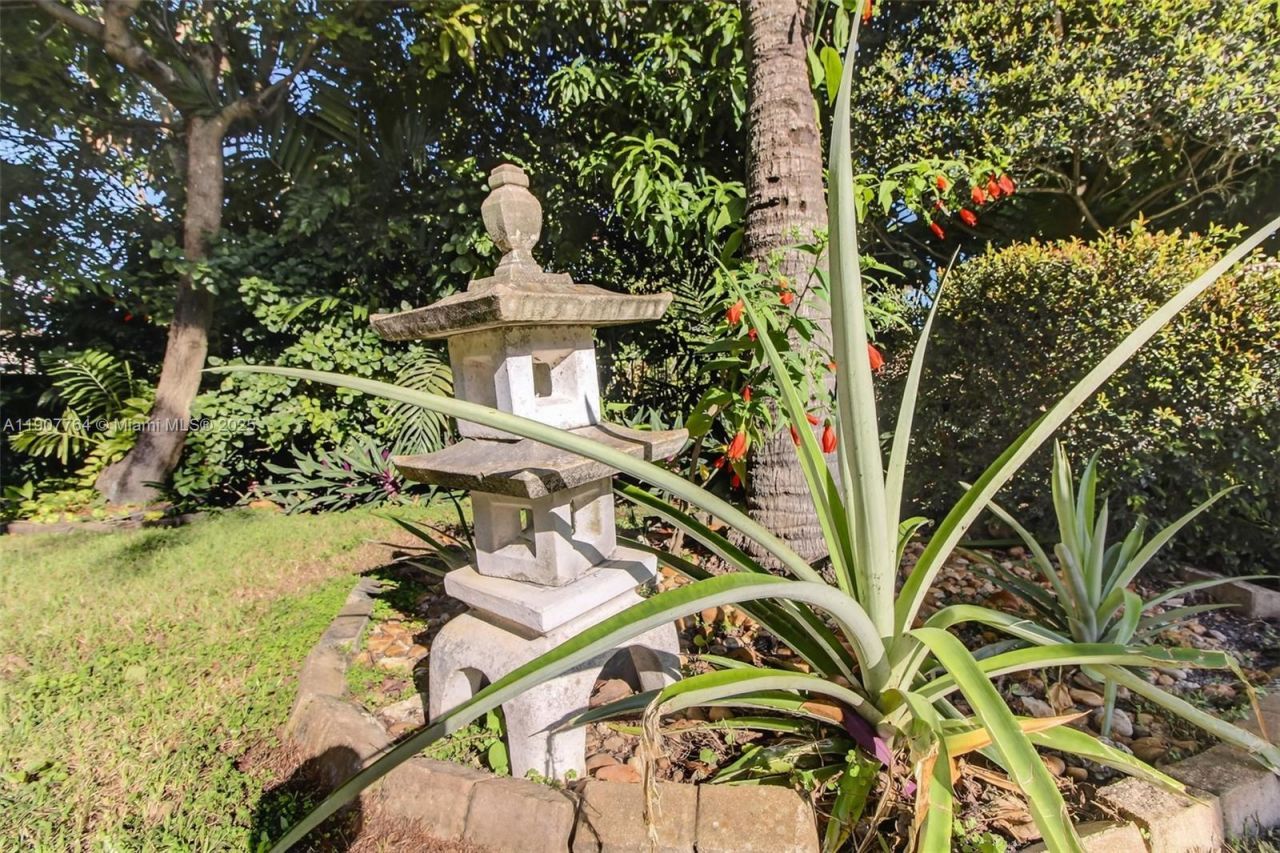 15010 Dunbarton Pl, Miami Lakes, FL 33016 Photo