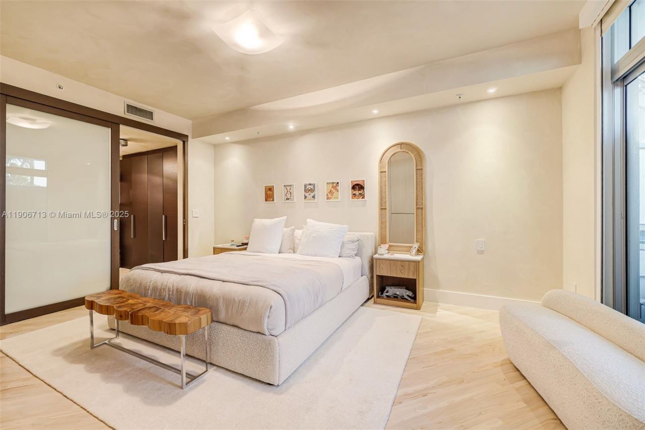 2001 Meridian Ave, Unit 307, Miami Beach, FL 33139 Photo