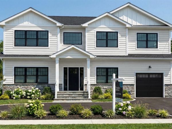 255 N Chestnut Street, Massapequa, NY 11758