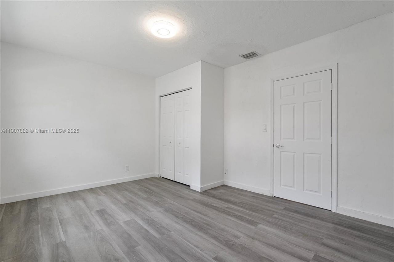 1169 NW 114th St, Miami, FL 33168 Photo