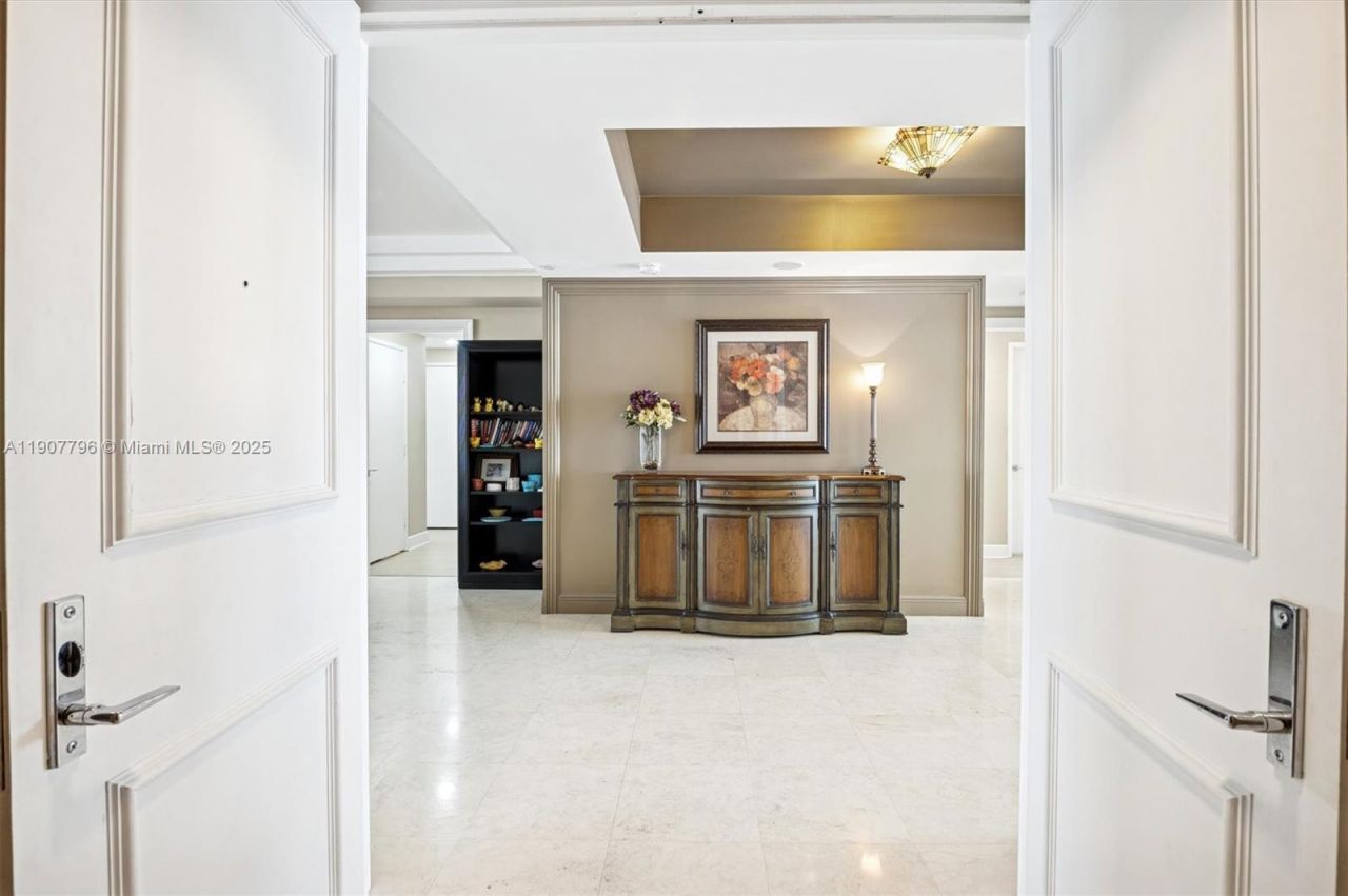 789 Crandon Blvd, Unit 1005, Key Biscayne, FL 33149 Photo