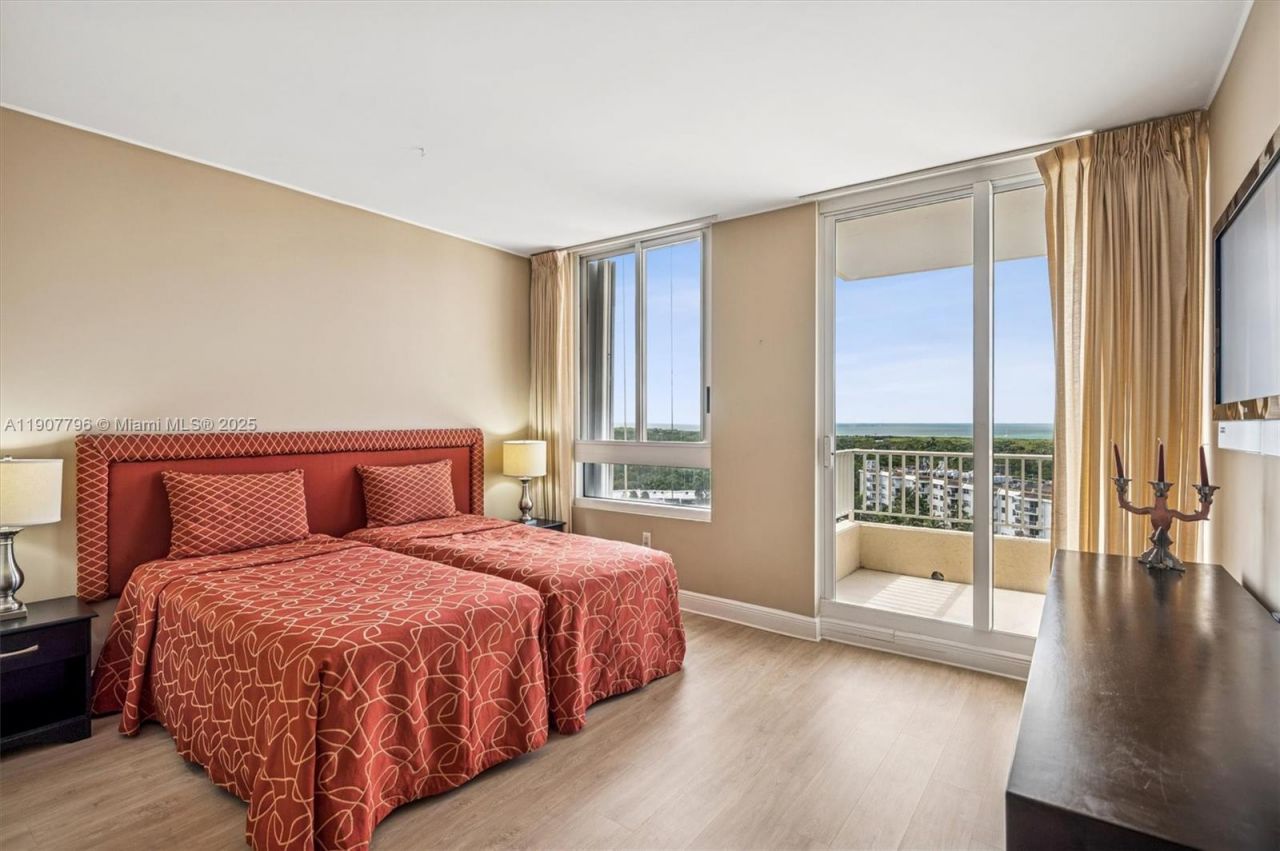 789 Crandon Blvd, Unit 1005, Key Biscayne, FL 33149 Photo