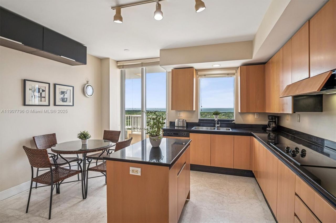 789 Crandon Blvd, Unit 1005, Key Biscayne, FL 33149 Photo