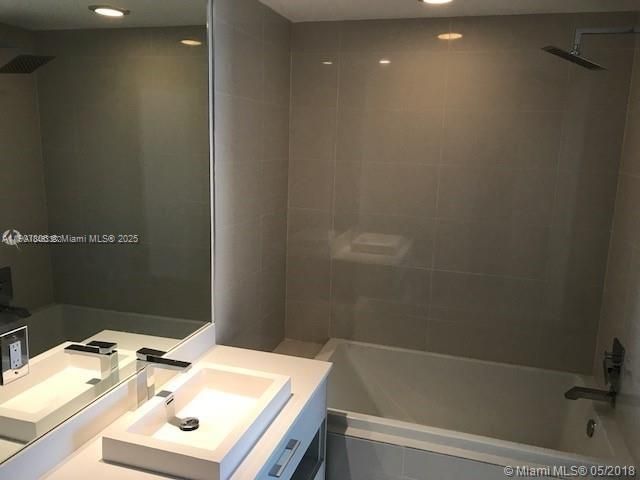 55 SW 9th St, Unit 2510, Miami, FL 33130 Photo