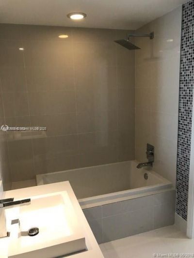 55 SW 9th St, Unit 2510, Miami, FL 33130 Photo