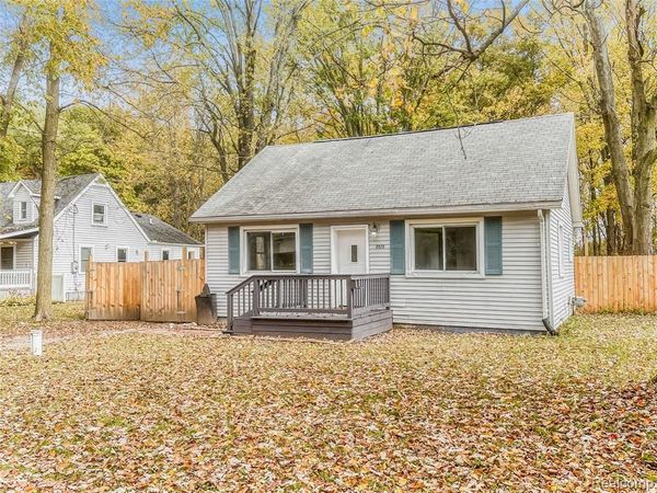 2372 Meadow Street, Flushing, MI 48433