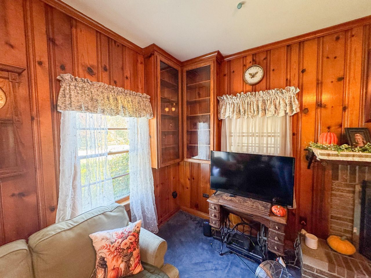 360 Bridge Street Photo 16