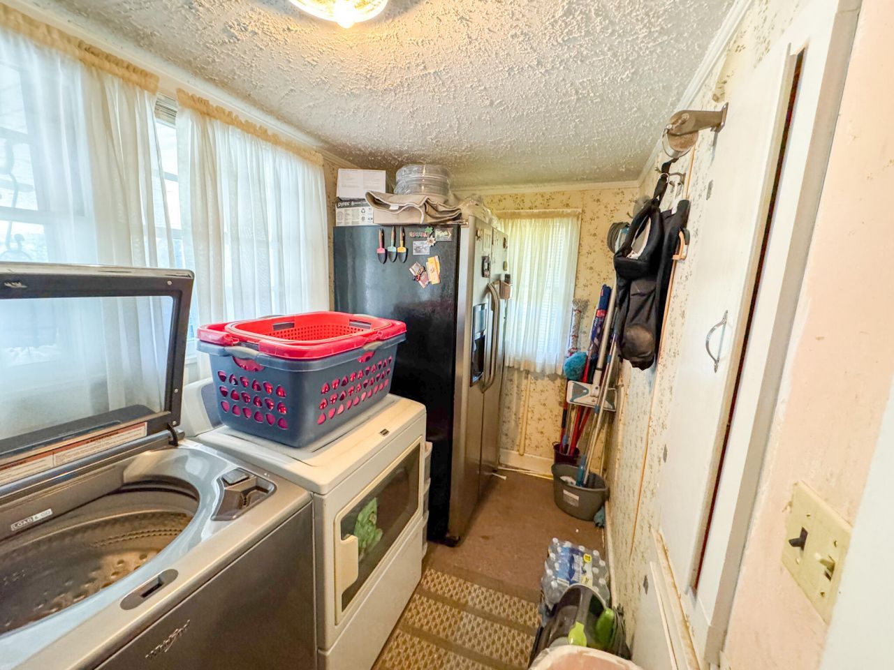 360 Bridge Street Photo 28