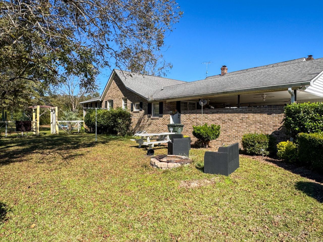 360 Bridge Street Photo 6