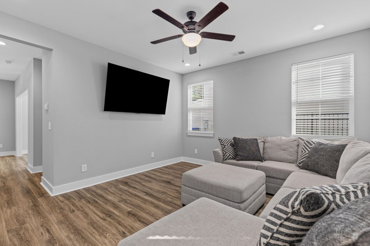 413 Renau Boulevard Photo 11