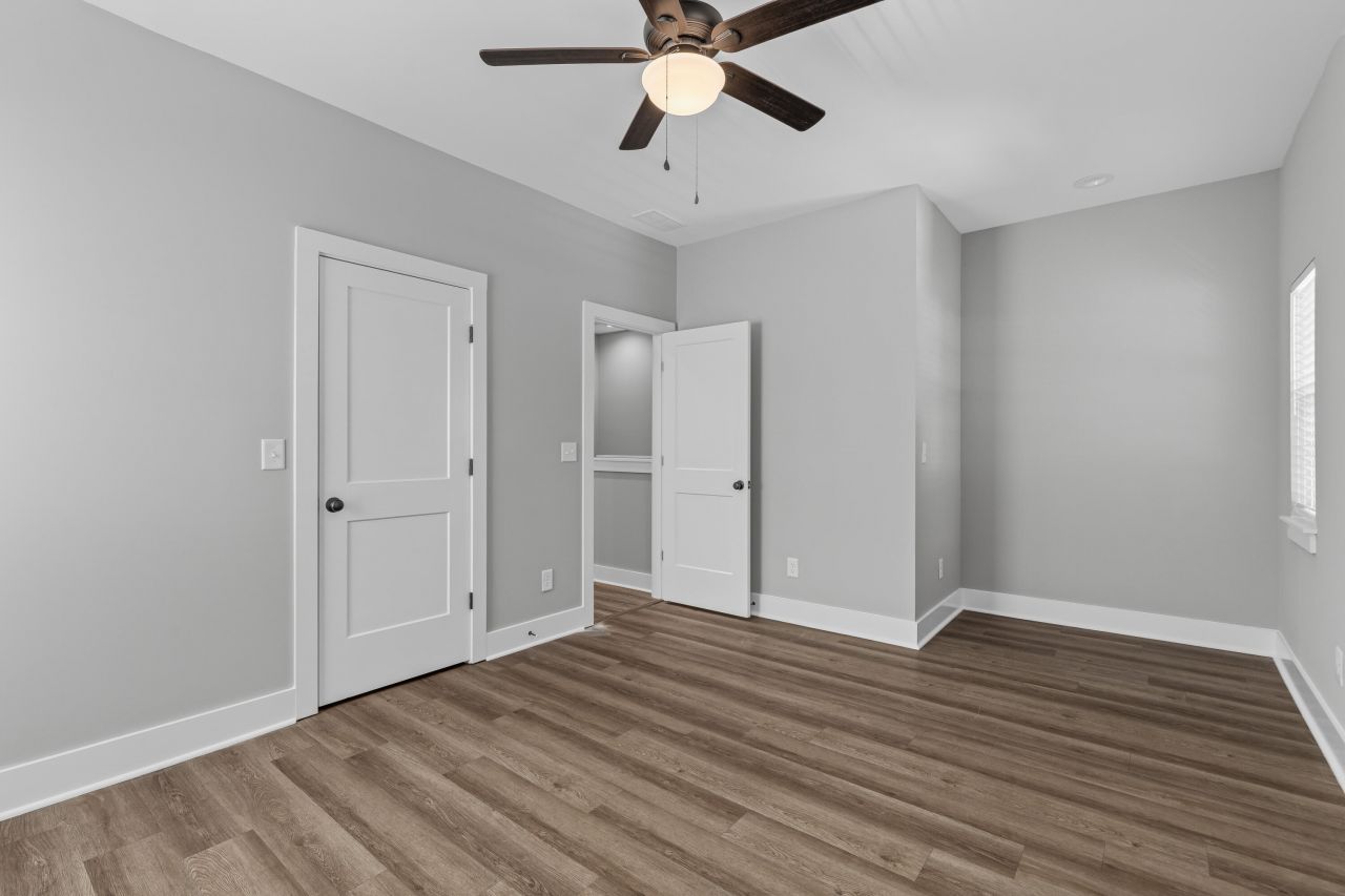 413 Renau Boulevard Photo 17