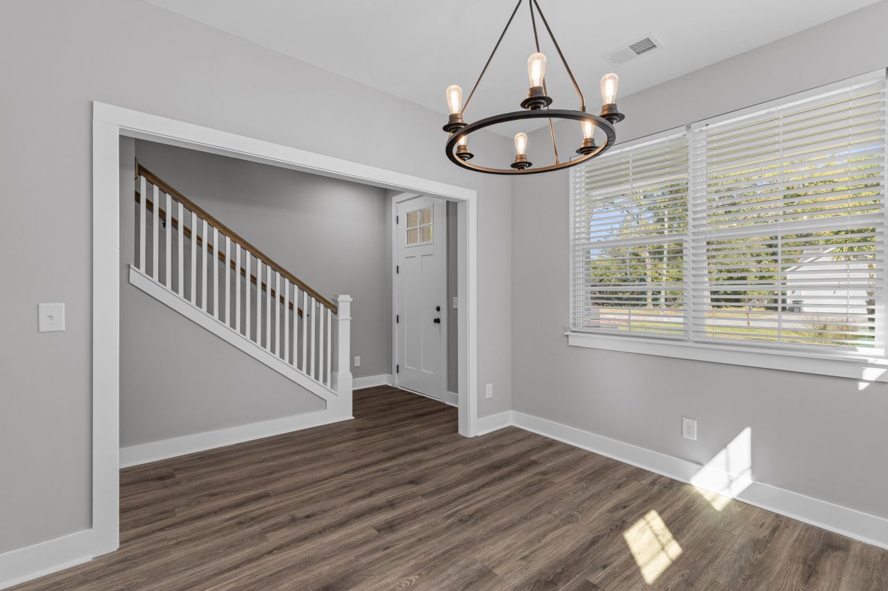 413 Renau Boulevard Photo 4