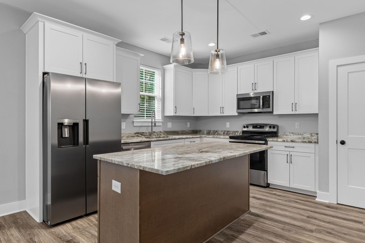 413 Renau Boulevard Photo 6