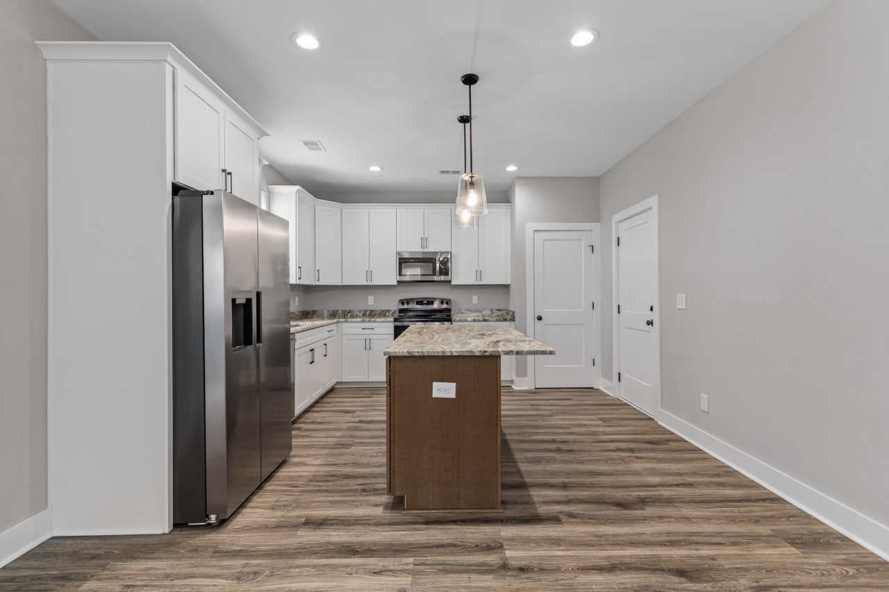 413 Renau Boulevard Photo 7