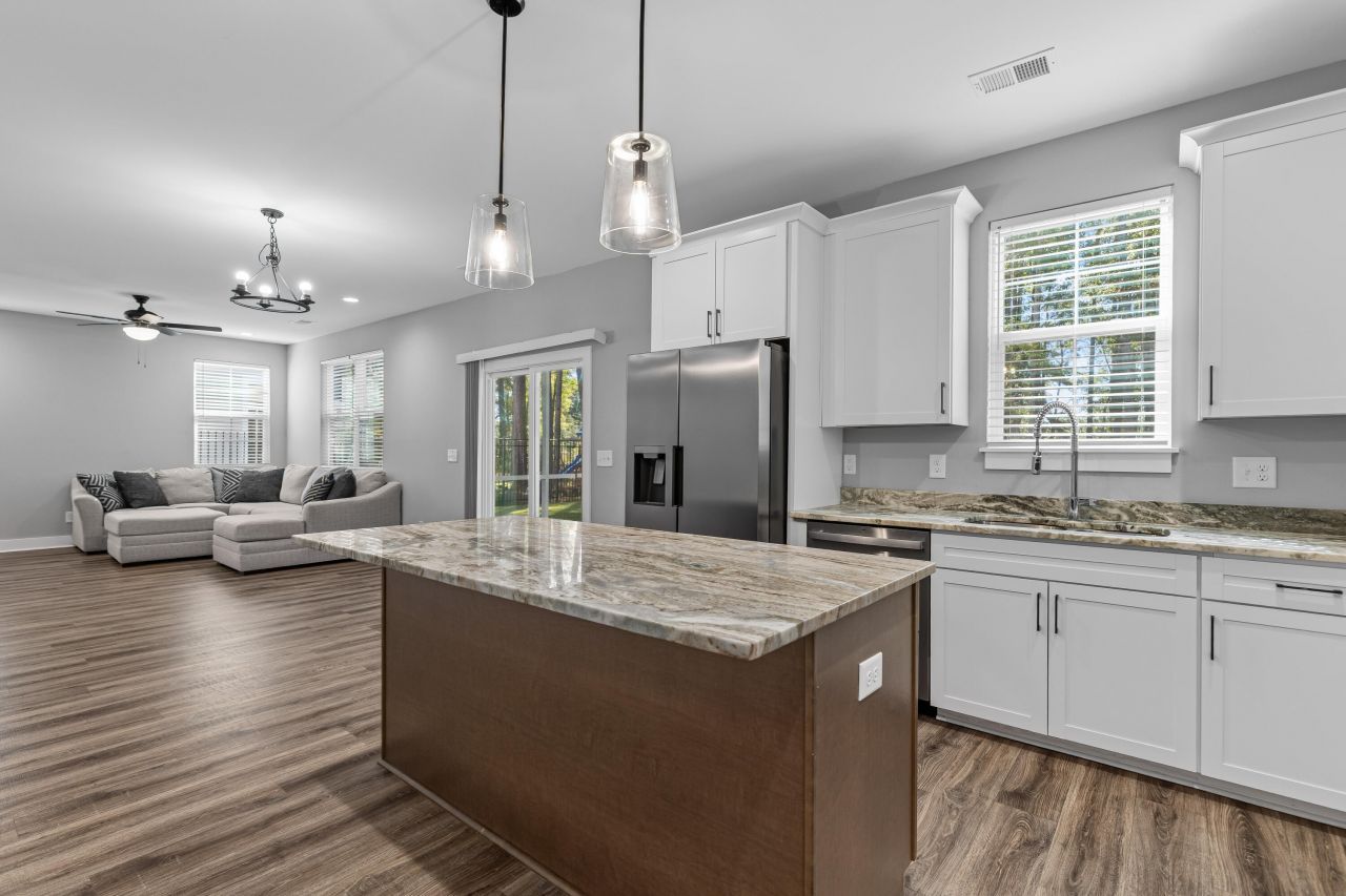 413 Renau Boulevard Photo 8