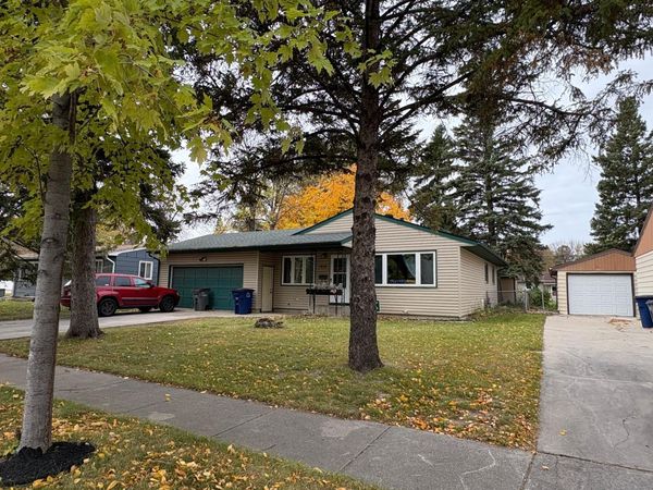 1515 19 1/2 Street S, Moorhead, MN 56560