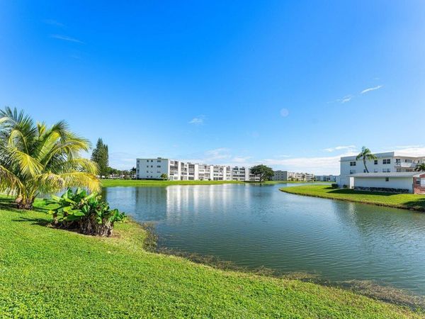 373 Wellington, Unit J, West Palm Beach, FL 33417