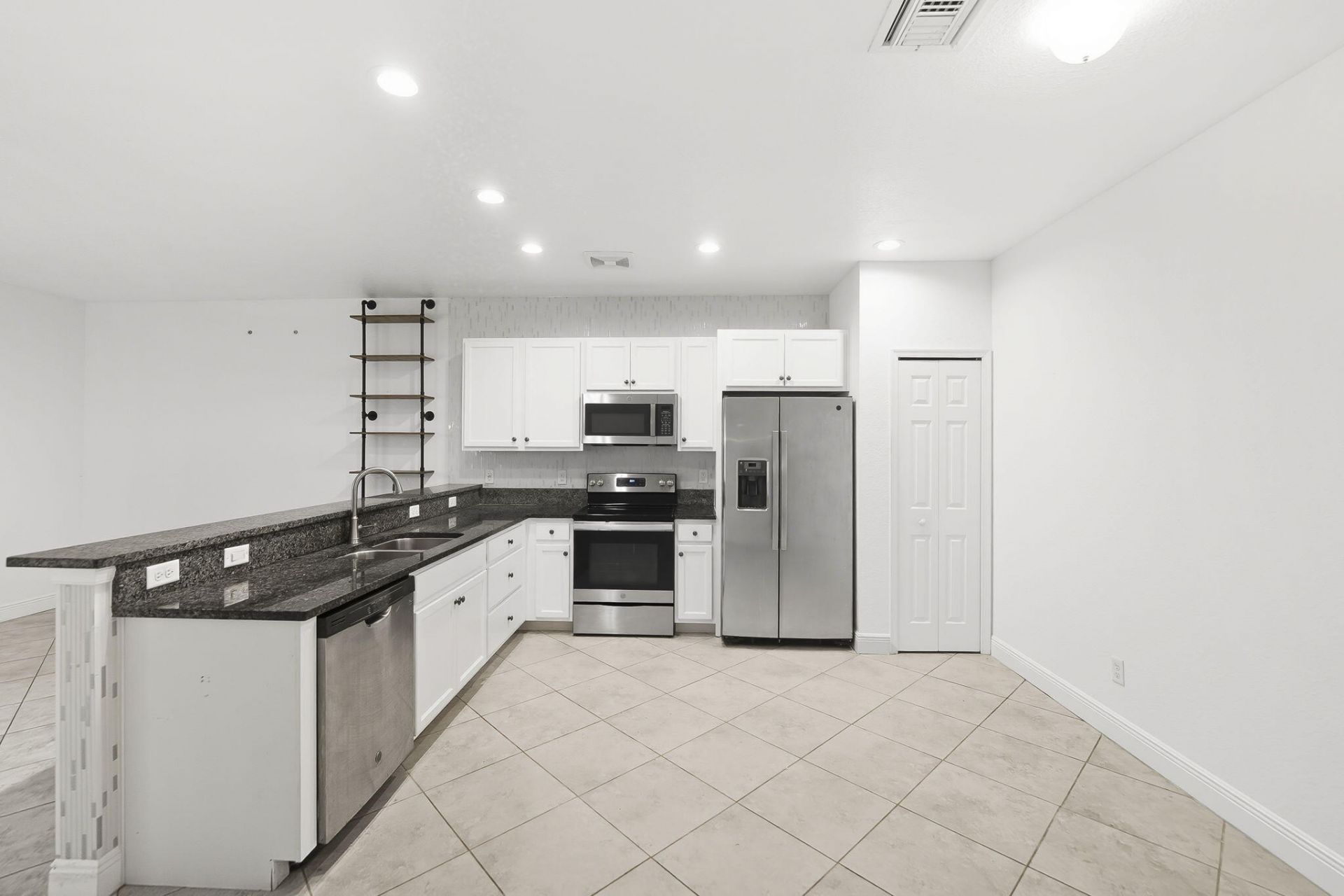 956 NE Trailside Run, Port Saint Lucie, FL 34983 Photo