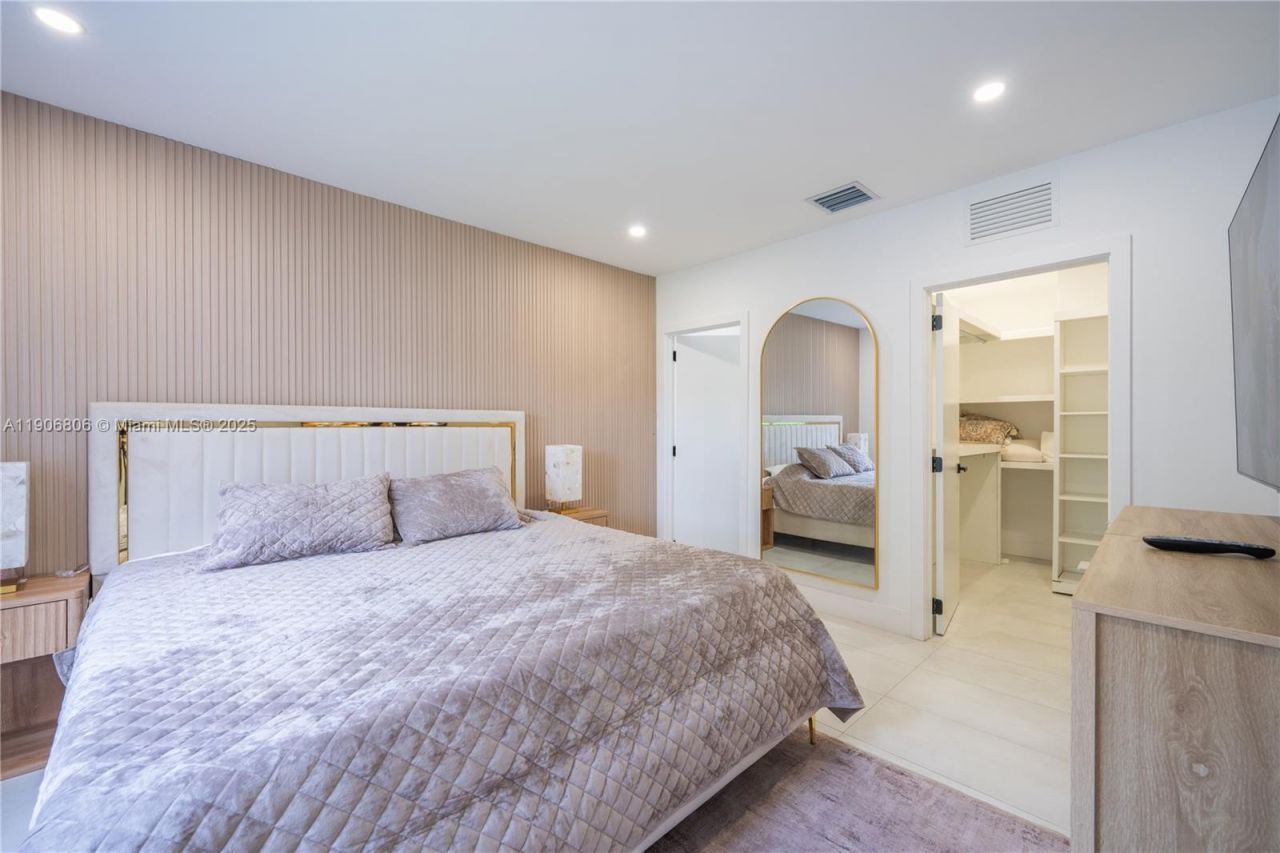 545 NW 47th St, Miami, FL 33127 Photo