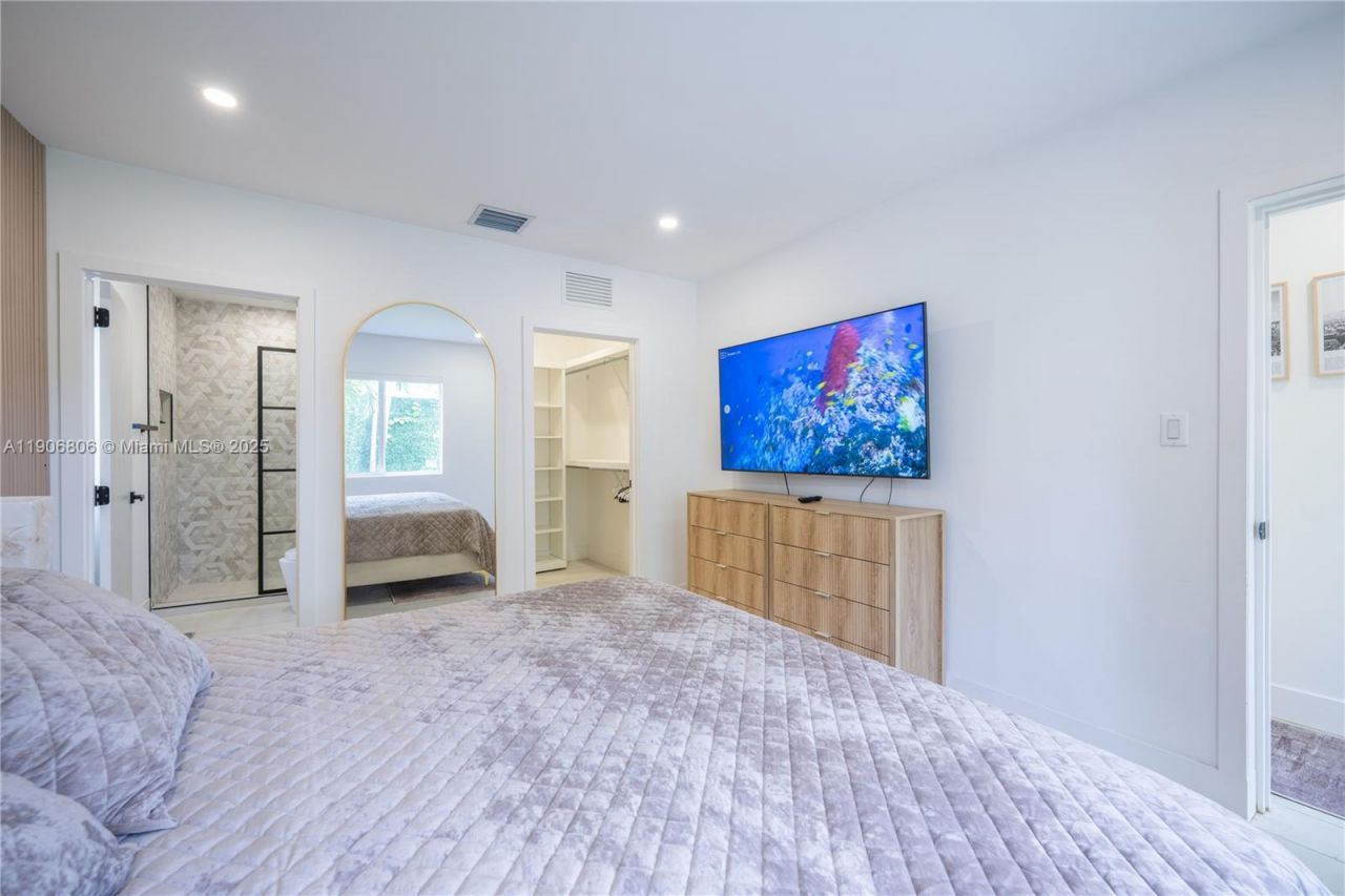 545 NW 47th St, Miami, FL 33127 Photo