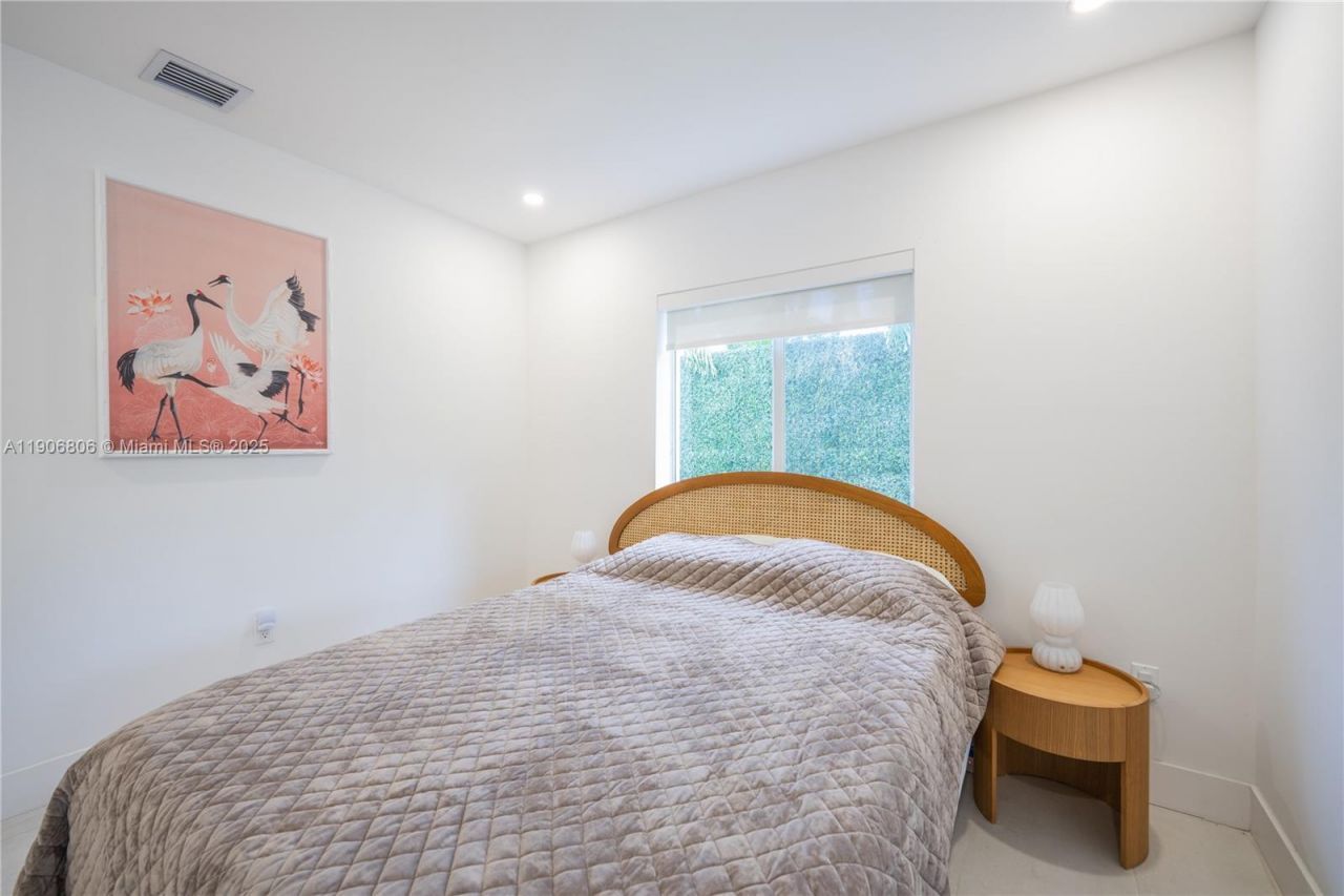 545 NW 47th St, Miami, FL 33127 Photo