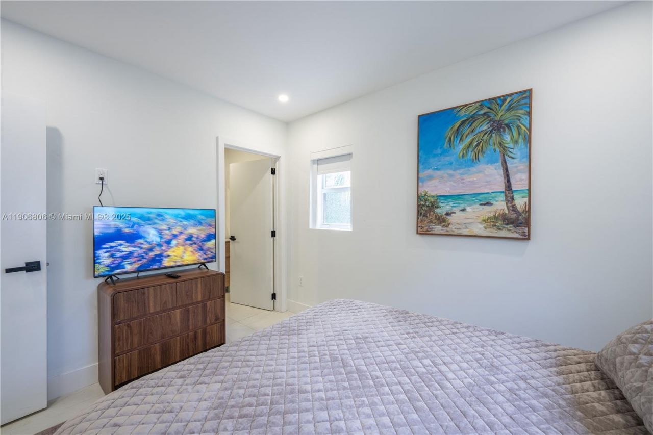 545 NW 47th St, Miami, FL 33127 Photo