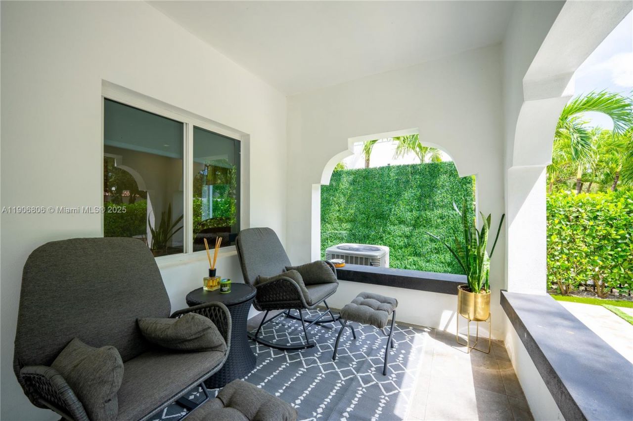 545 NW 47th St, Miami, FL 33127 Photo