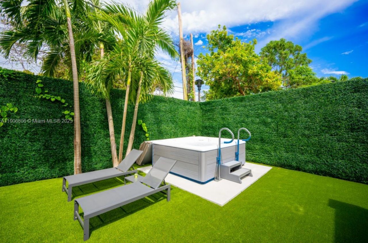 545 NW 47th St, Miami, FL 33127 Photo