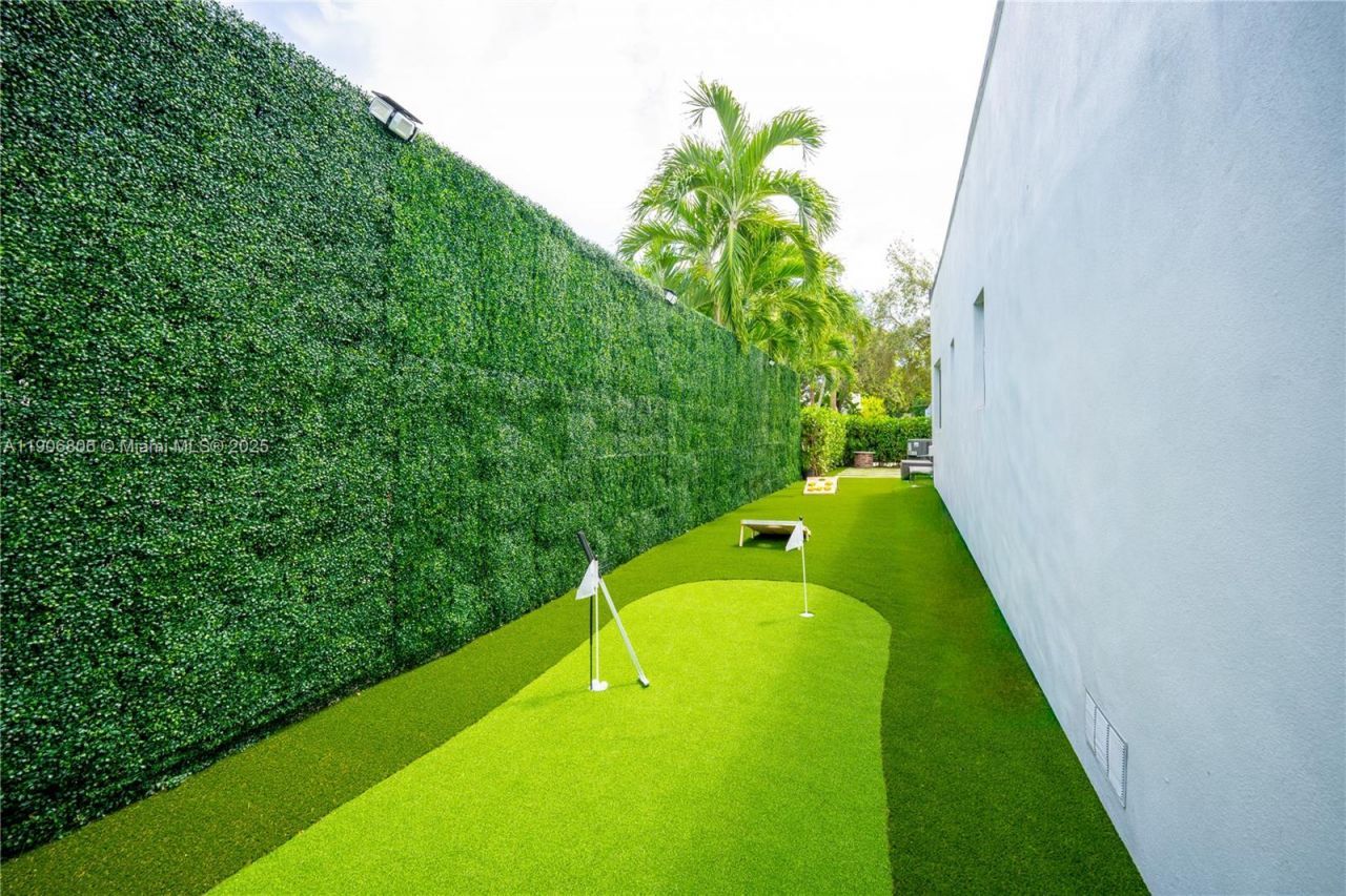 545 NW 47th St, Miami, FL 33127 Photo