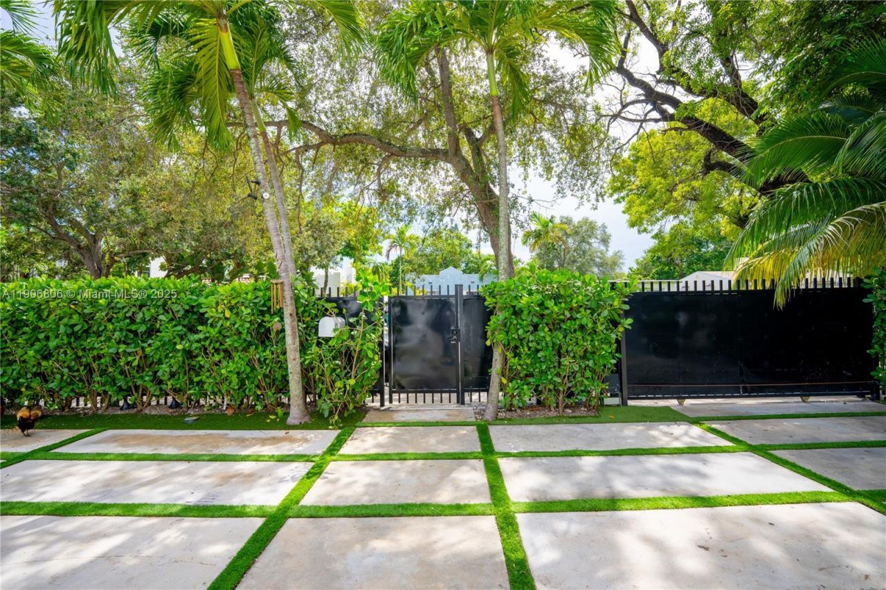 545 NW 47th St, Miami, FL 33127 Photo