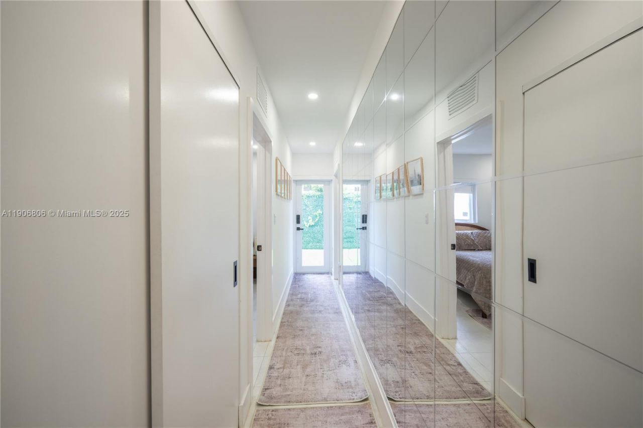 545 NW 47th St, Miami, FL 33127 Photo